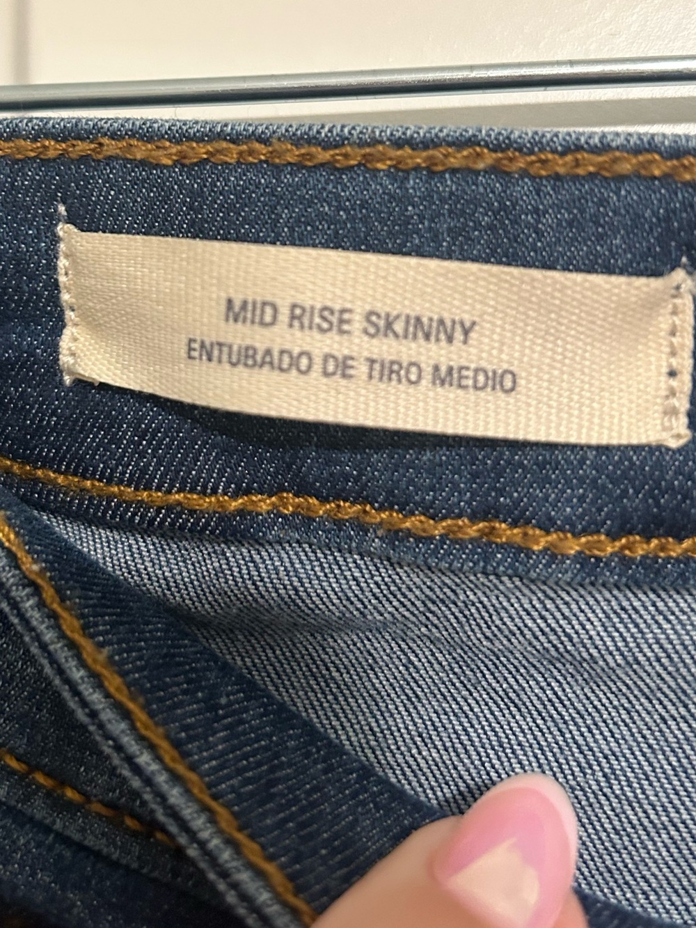 Universal Thread Mid Rise Skinny Jeans - Picture 3 of 4
